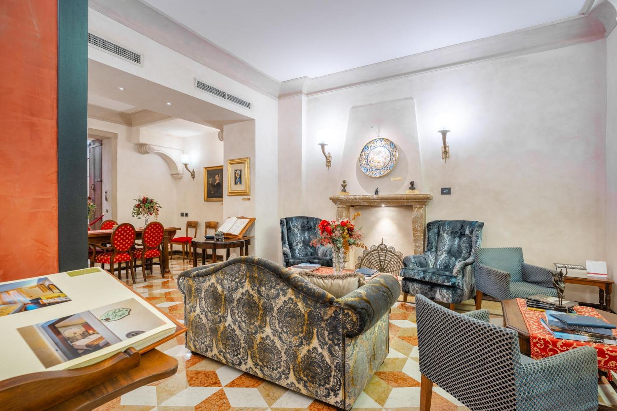 Hotel Art Commercianti 4*
